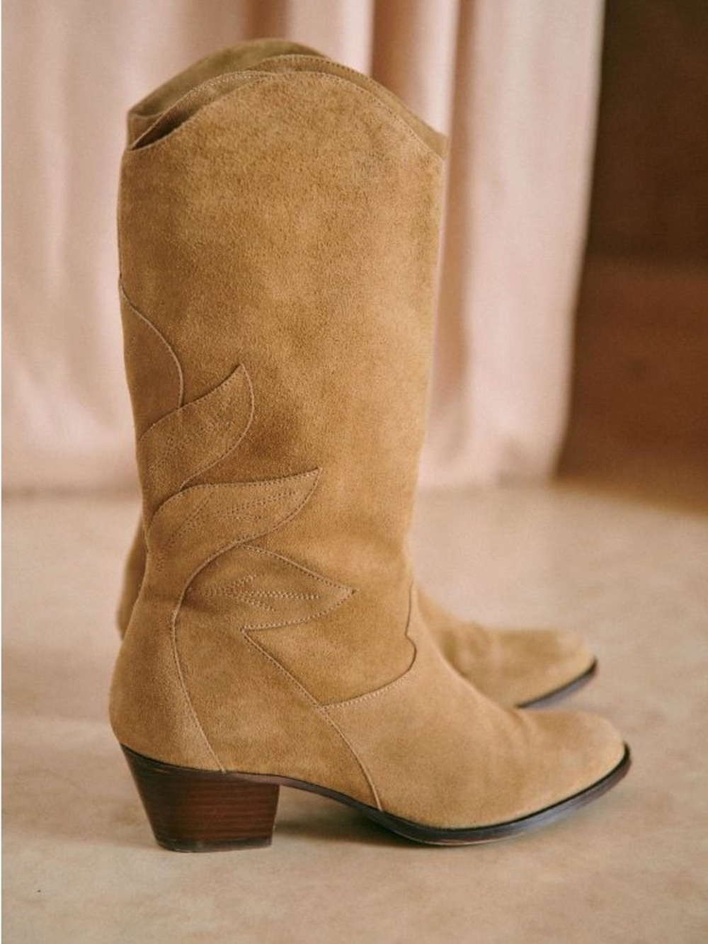 Sezane Phoenix boots in tan suede - size US 8 or EU 39 - EUC